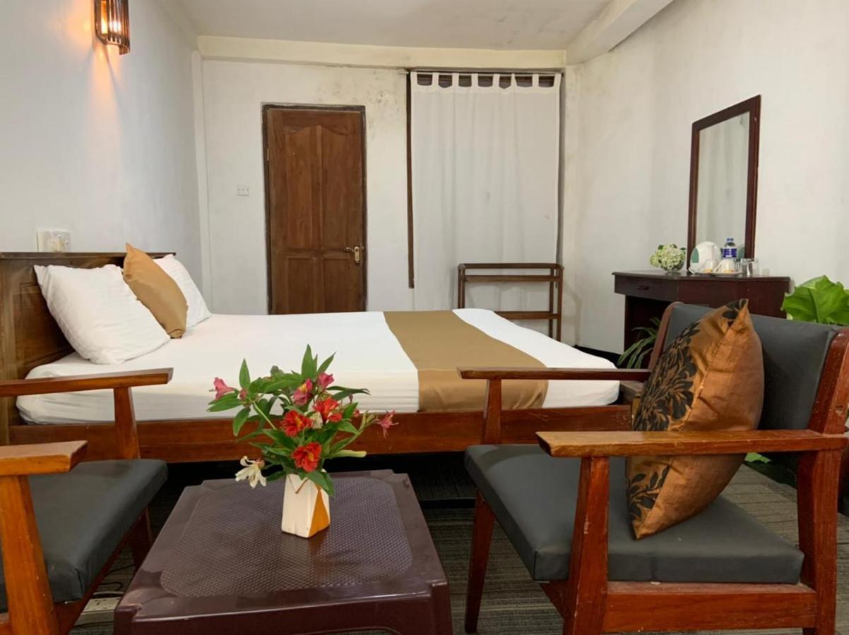 Bed and Breakfast Golden King Guest Нувара-Элия Экстерьер фото