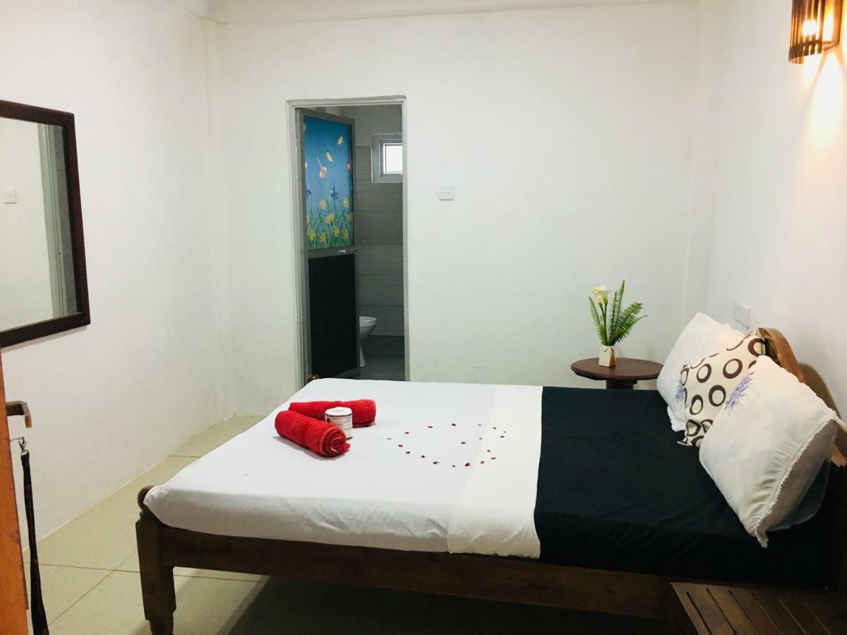 Bed and Breakfast Golden King Guest Нувара-Элия Экстерьер фото